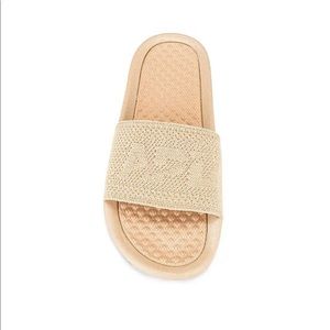 NWT APL Womens Big logo Techloom slide metallic champagne sz 7 or 37